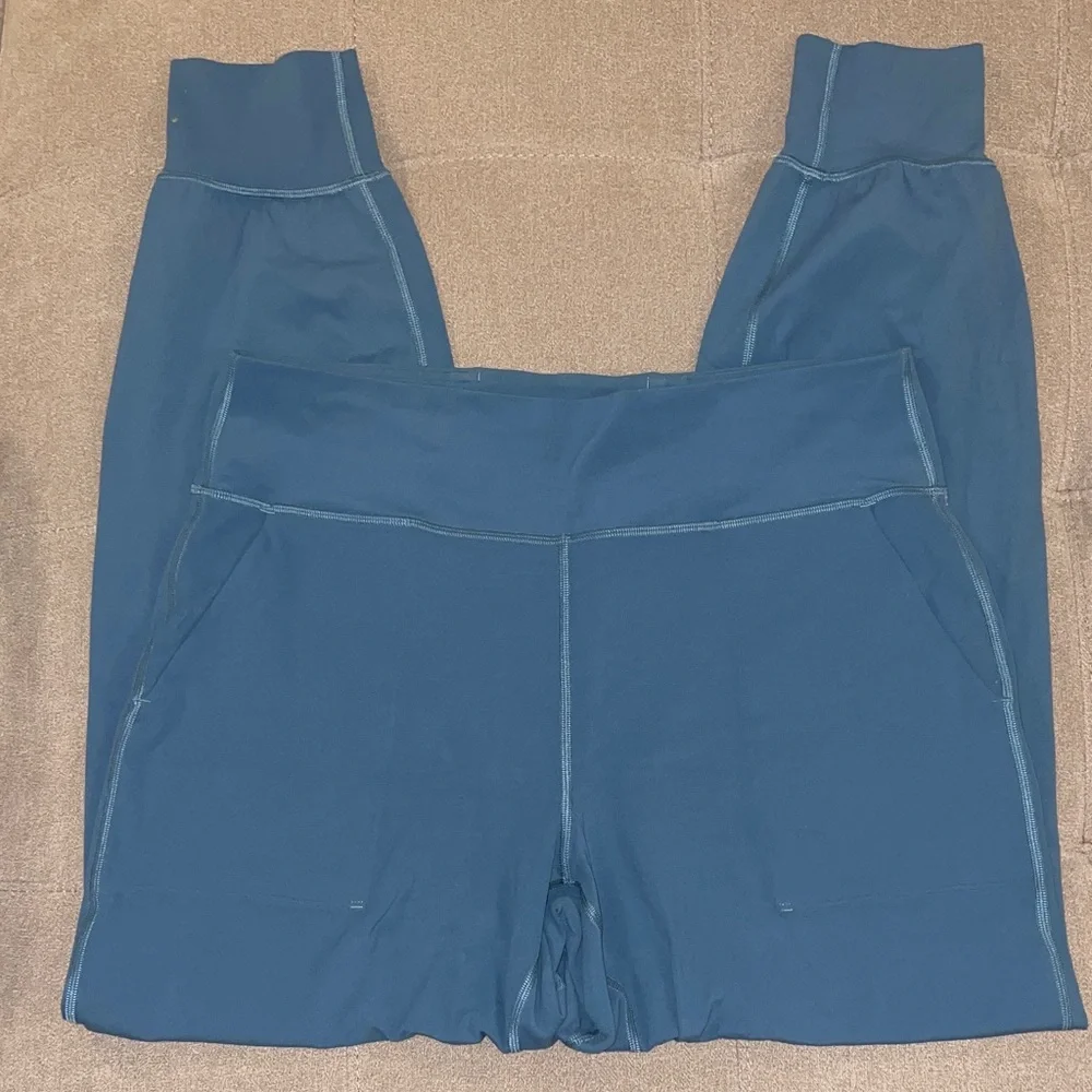 lululemon athletica sleek versatile